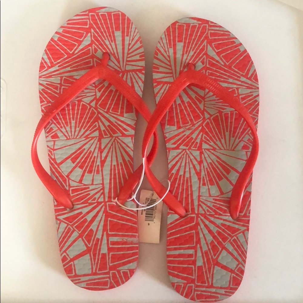 GAP brand new flip flops!